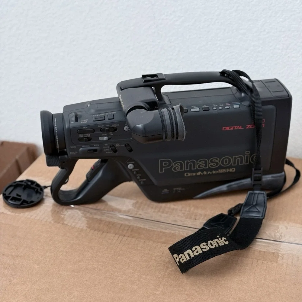 Vintage Panasonic OmniMovie PV-760-A VHS Camcorder POWERS ON